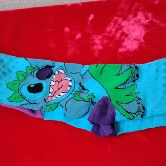 NWT Disney Stitch Shadow Pallet With Mirror+ Blue and Green Stitch Socks - Picture 9 of 13